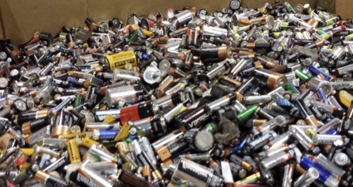 Environmental question: why are we still using single-use batteries?